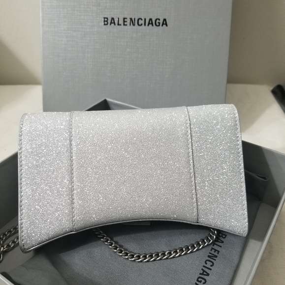 New Authentic balenciaga hourglass wallet on chain - Picture 5 of 6